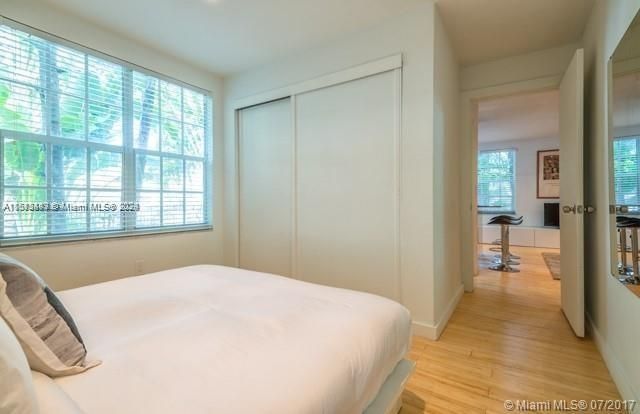 Active With Contract: $365,000 (2 beds, 1 baths, 585 Square Feet)