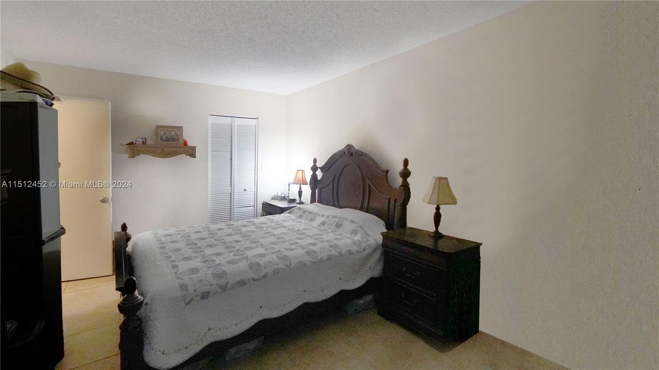 Recently Sold: $235,000 (1 beds, 1 baths, 796 Square Feet)