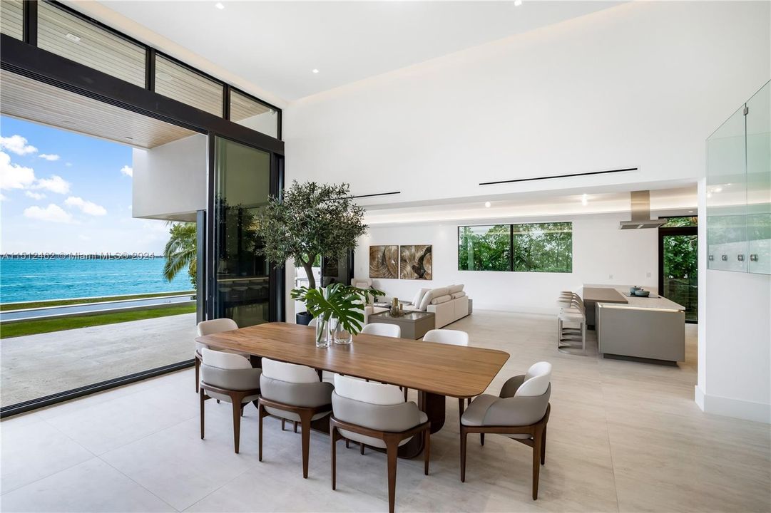 Active With Contract: $12,900,000 (6 beds, 6 baths, 5506 Square Feet)