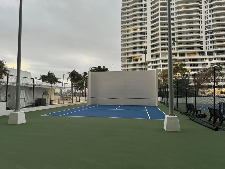 Racquet wall