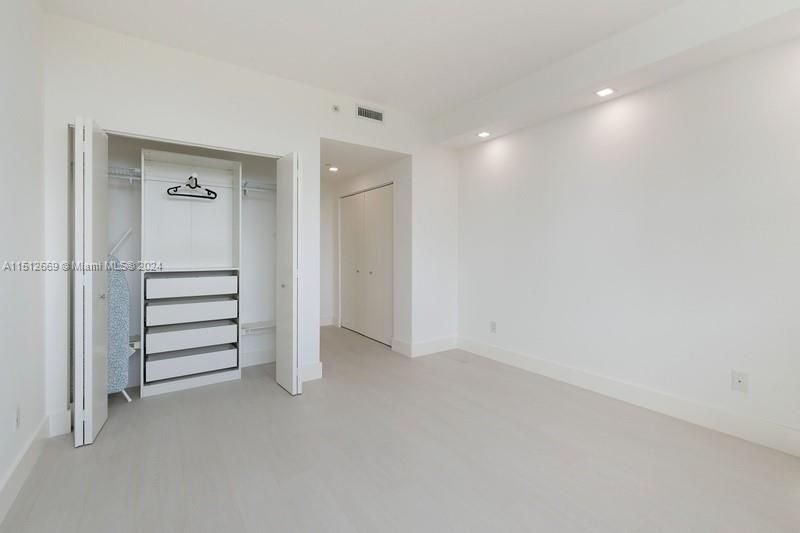 For Sale: $784,000 (2 beds, 2 baths, 1120 Square Feet)
