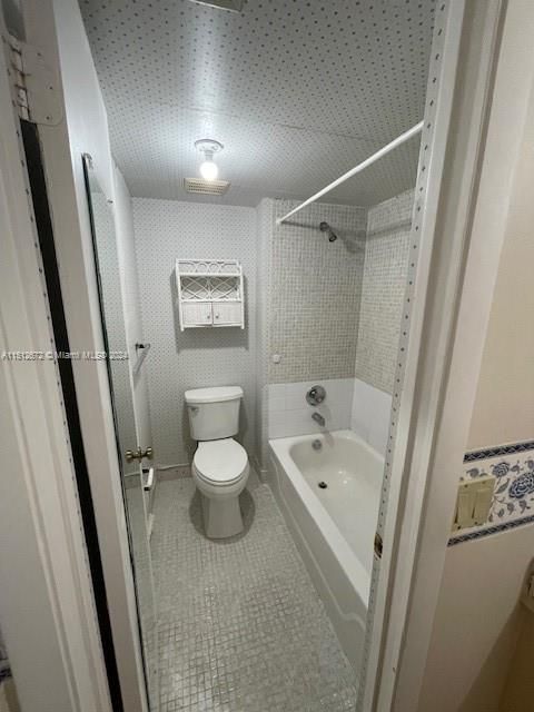 待售: $301,500 (2 贝兹, 2 浴室, 1220 平方英尺)