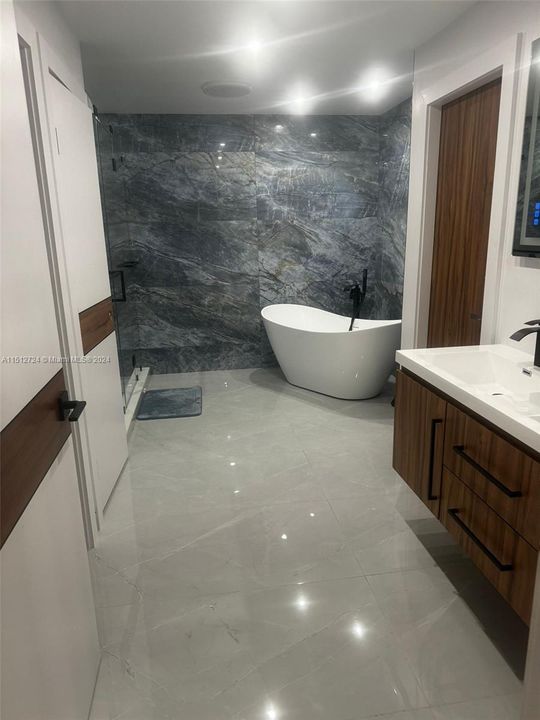 Recently Rented: $4,800 (3 beds, 2 baths, 2504 Square Feet)