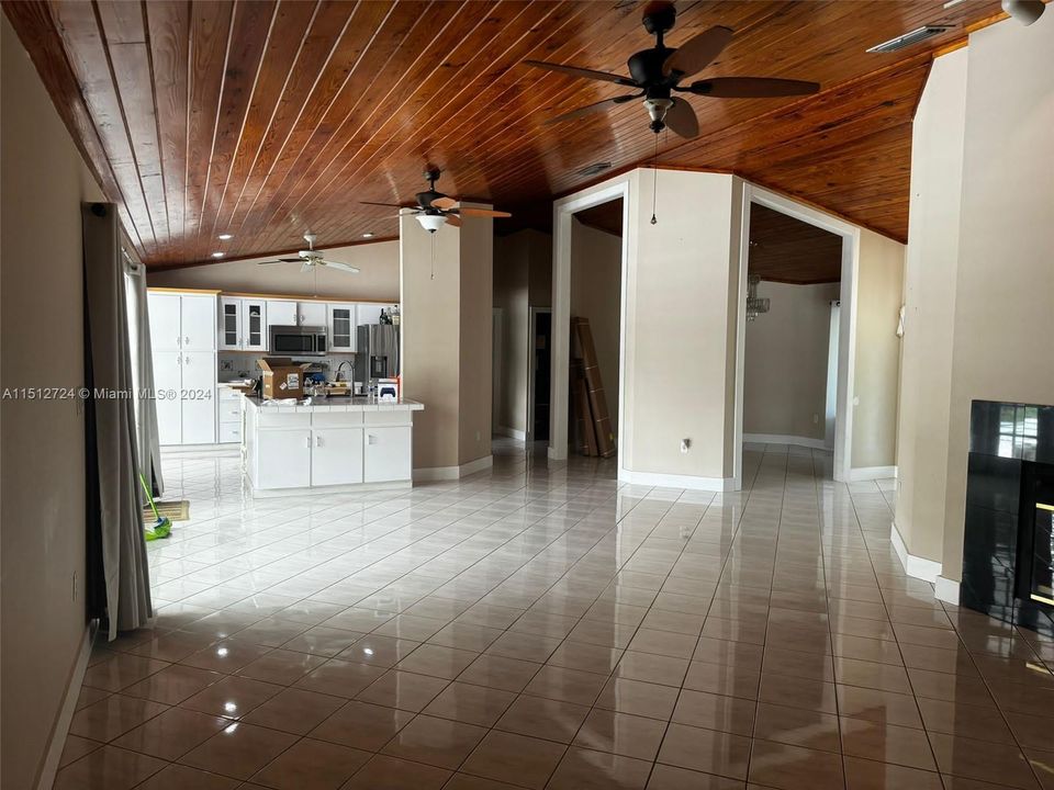 Recently Rented: $4,800 (3 beds, 2 baths, 2504 Square Feet)