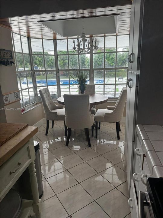 Recently Rented: $4,800 (3 beds, 2 baths, 2504 Square Feet)