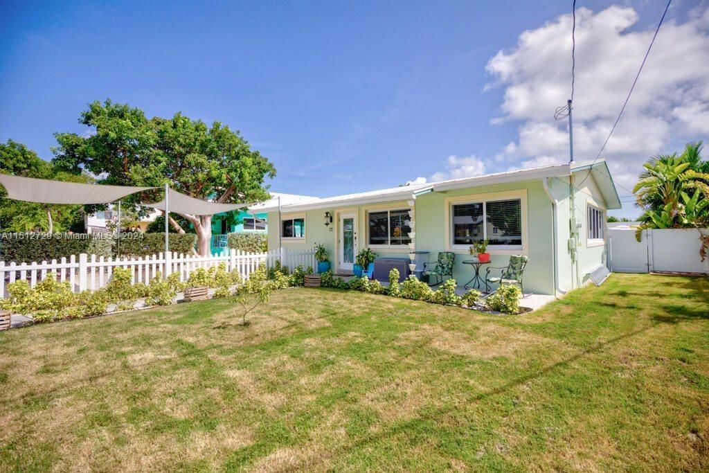 Recently Sold: $919,000 (3 beds, 2 baths, 1521 Square Feet)