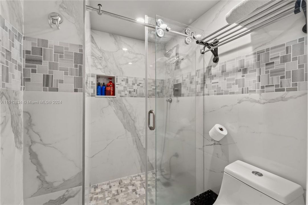 最近售出: $489,900 (2 贝兹, 2 浴室, 1212 平方英尺)