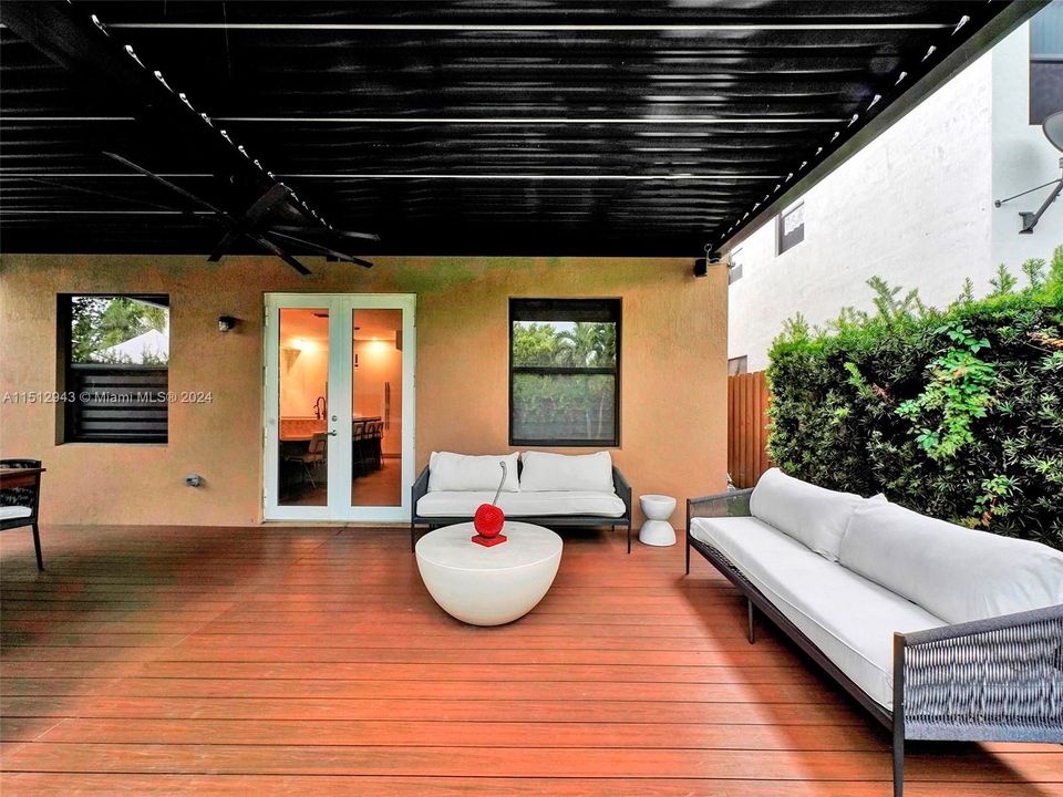 最近租的: $7,000 (4 贝兹, 3 浴室, 2650 平方英尺)