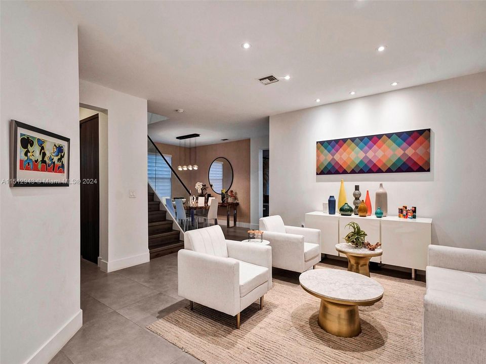 最近租的: $7,000 (4 贝兹, 3 浴室, 2650 平方英尺)