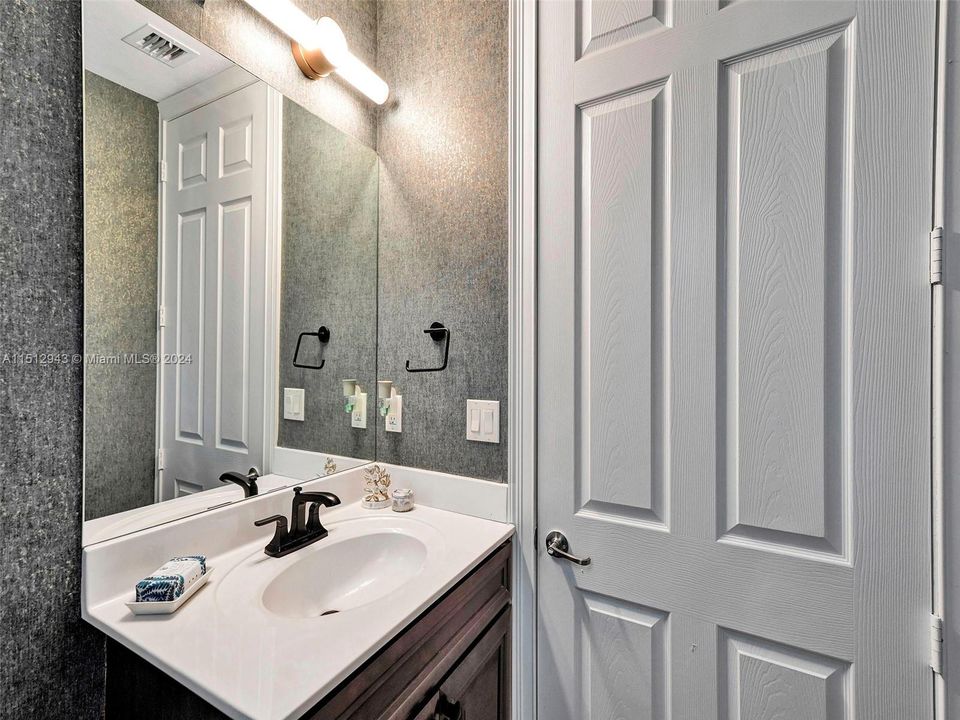 最近租的: $7,000 (4 贝兹, 3 浴室, 2650 平方英尺)