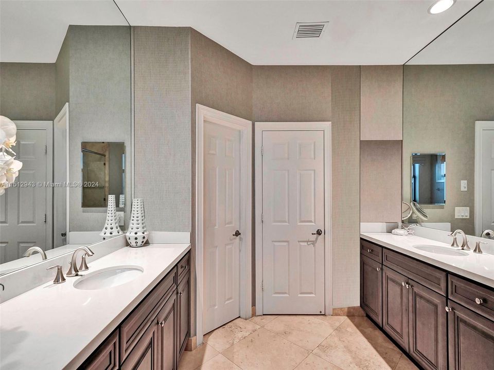 最近租的: $7,000 (4 贝兹, 3 浴室, 2650 平方英尺)