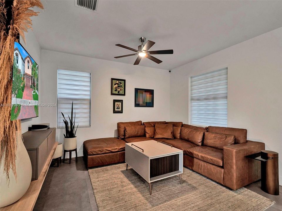 最近租的: $7,000 (4 贝兹, 3 浴室, 2650 平方英尺)