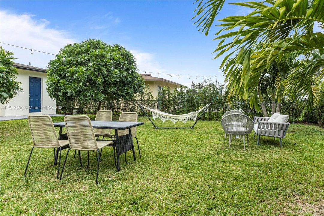 For Rent: $3,700 (3 beds, 2 baths, 1183 Square Feet)