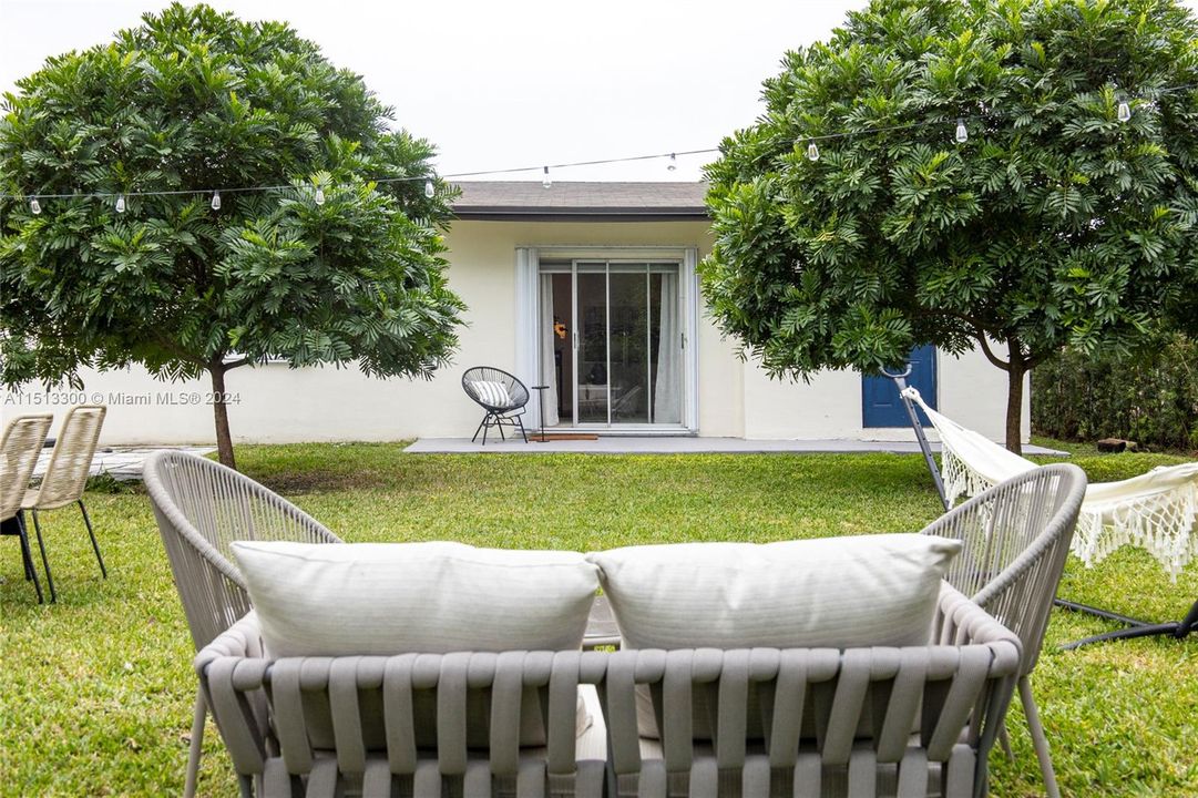 For Rent: $3,700 (3 beds, 2 baths, 1183 Square Feet)