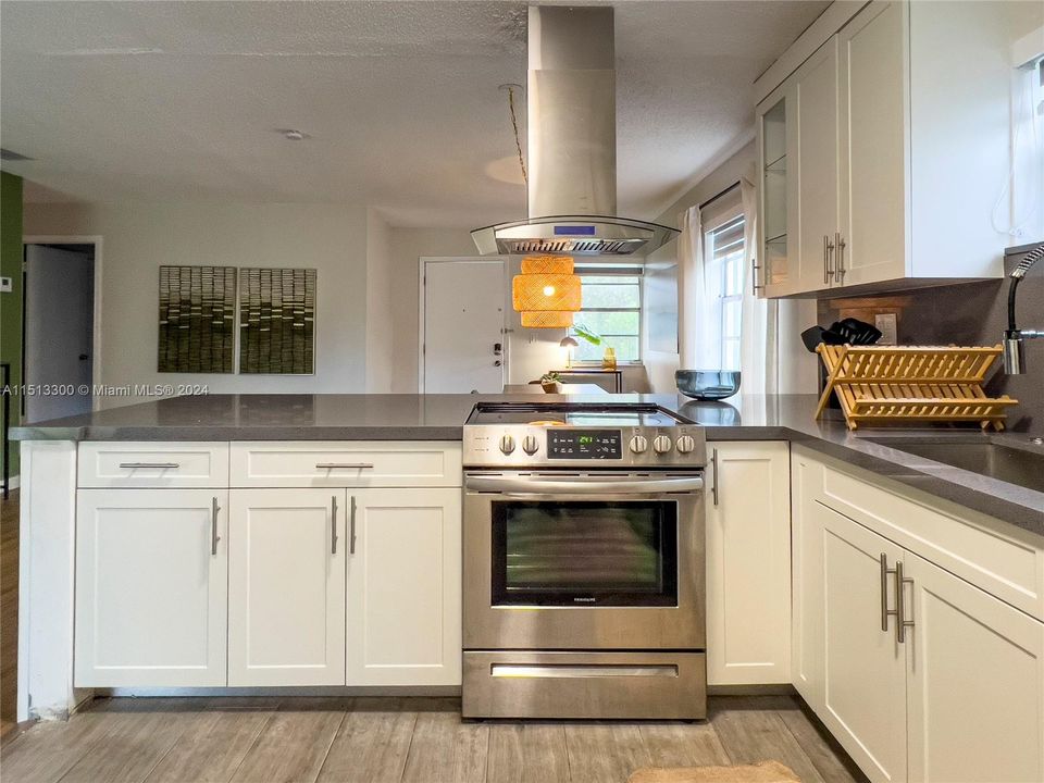 For Rent: $3,700 (3 beds, 2 baths, 1183 Square Feet)