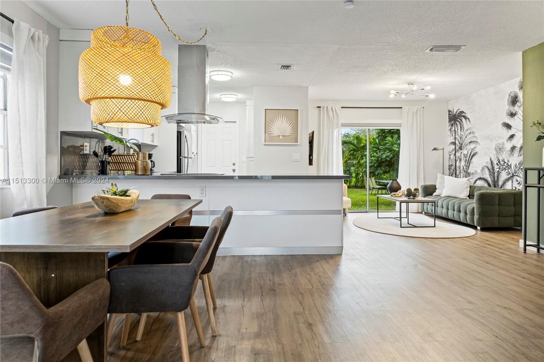 For Rent: $3,700 (3 beds, 2 baths, 1183 Square Feet)