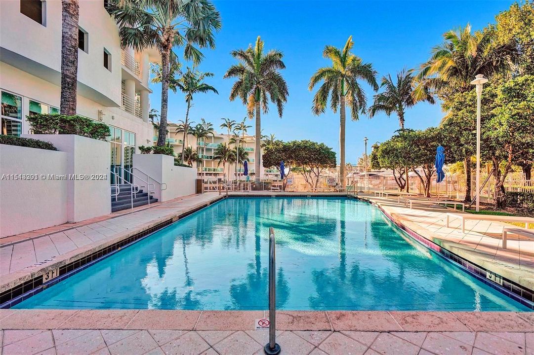 Недавно продано: $580,000 (2 спален, 2 ванн, 1251 Квадратных фут)