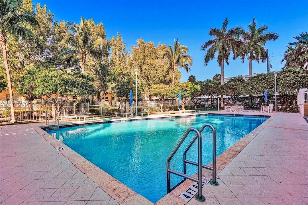 Недавно продано: $580,000 (2 спален, 2 ванн, 1251 Квадратных фут)