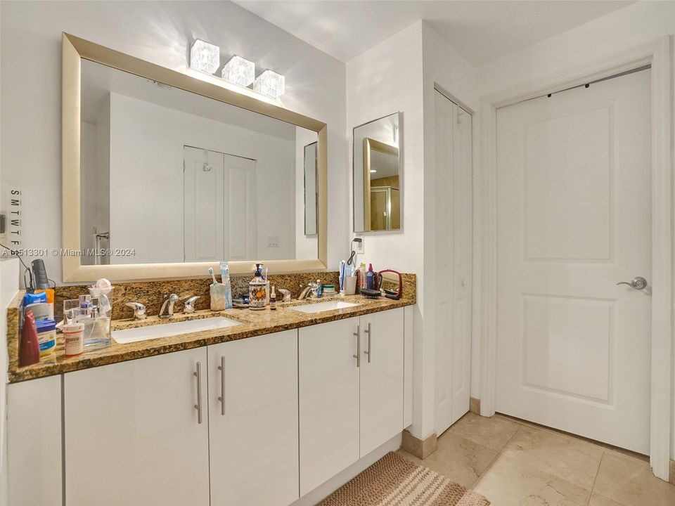 Недавно продано: $580,000 (2 спален, 2 ванн, 1251 Квадратных фут)