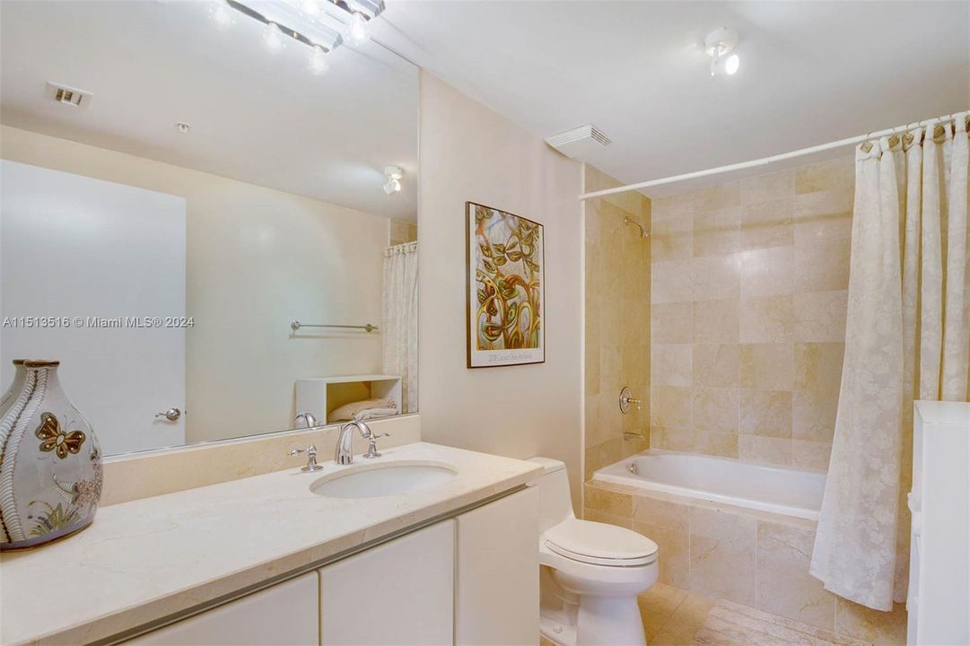 For Sale: $1,100,000 (2 beds, 2 baths, 1540 Square Feet)