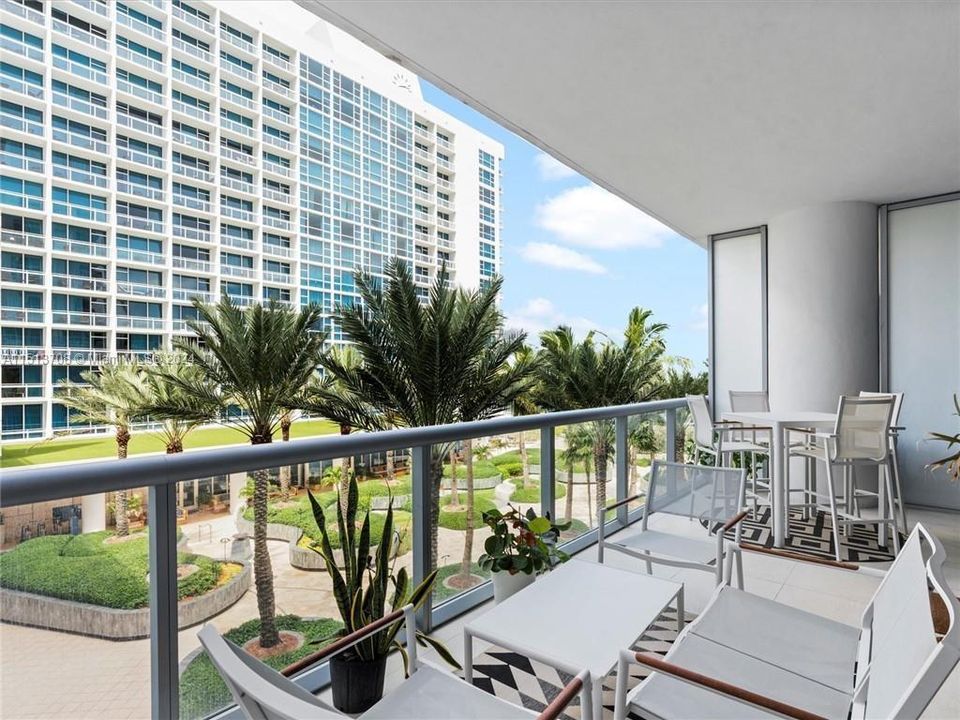 Recently Rented: $10,000 (2 beds, 2 baths, 1255 Square Feet)