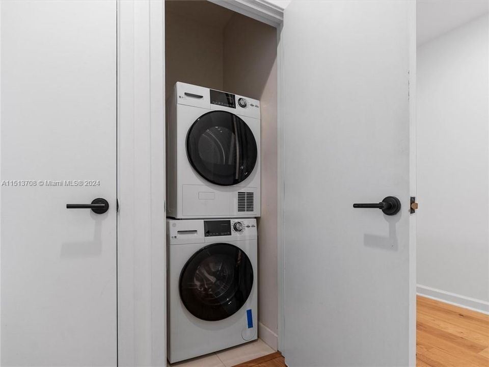 Recently Rented: $10,000 (2 beds, 2 baths, 1255 Square Feet)