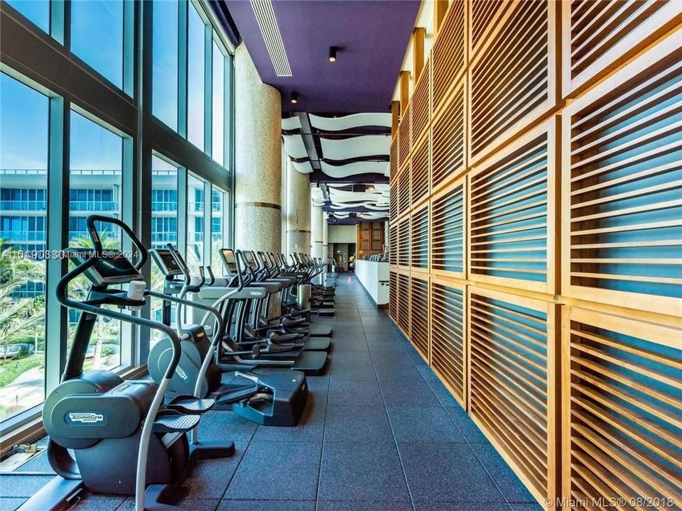 Recently Rented: $10,000 (2 beds, 2 baths, 1255 Square Feet)