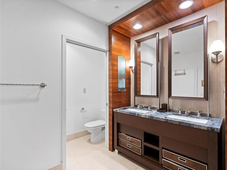 Recently Rented: $10,000 (2 beds, 2 baths, 1255 Square Feet)