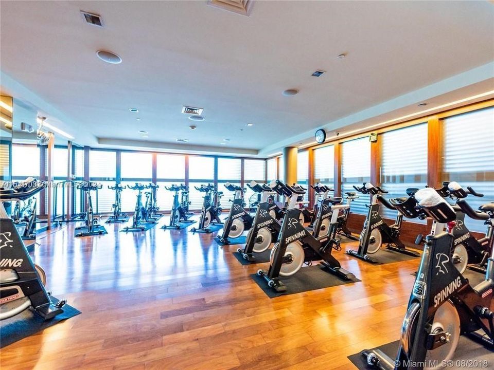 Recently Rented: $10,000 (2 beds, 2 baths, 1255 Square Feet)