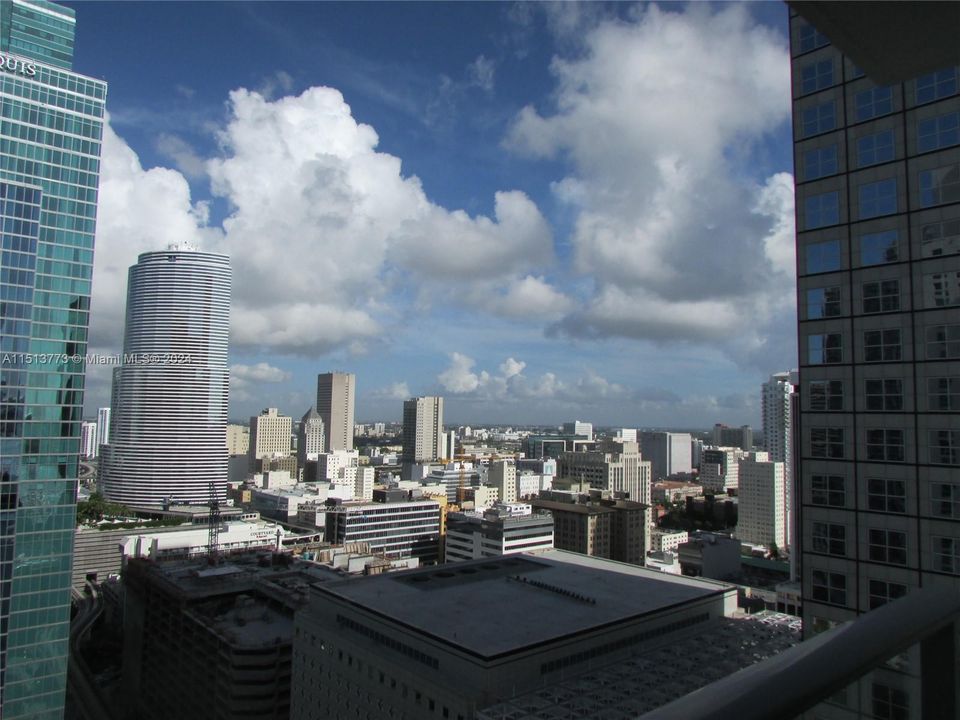 For Sale: $395,000 (1 beds, 1 baths, 539 Square Feet)