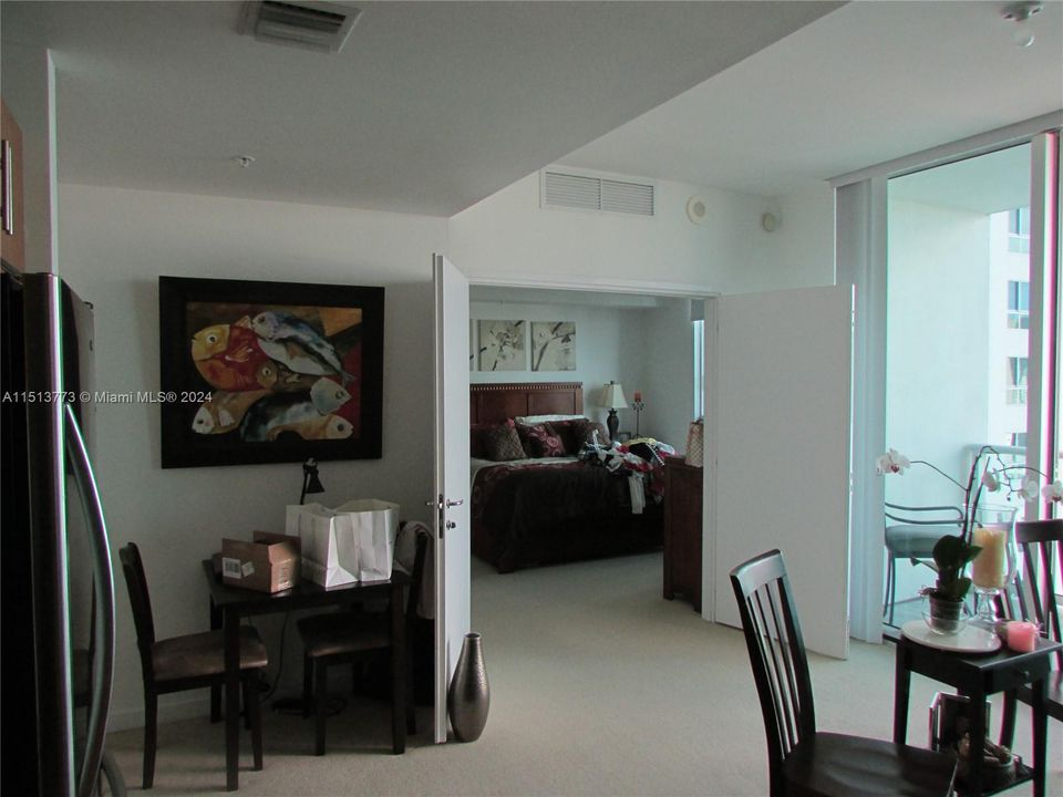 For Sale: $395,000 (1 beds, 1 baths, 539 Square Feet)