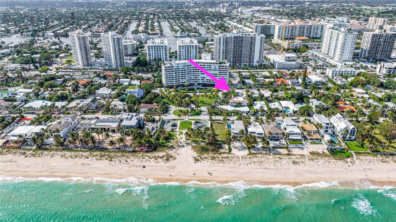 最近售出: $1,799,990 (3 贝兹, 3 浴室, 2318 平方英尺)