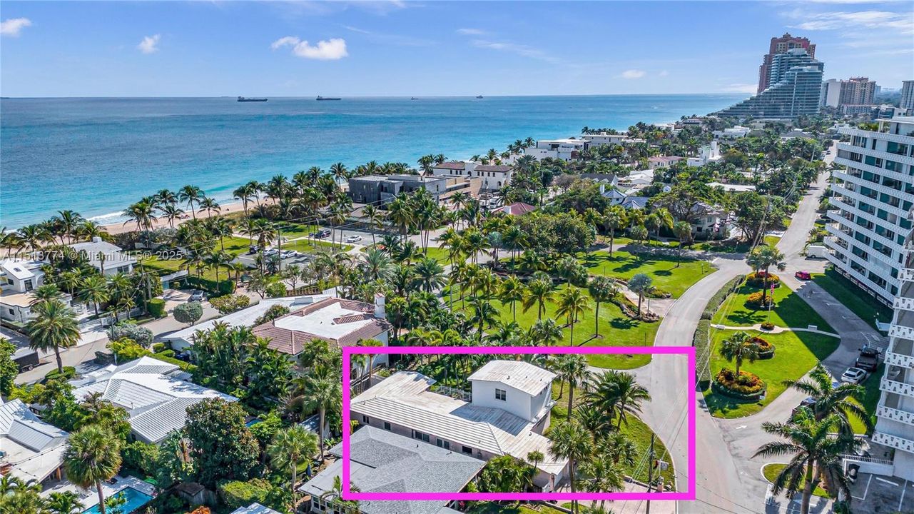 最近售出: $1,799,990 (3 贝兹, 3 浴室, 2318 平方英尺)