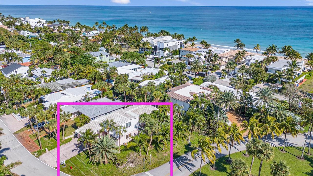 最近售出: $1,799,990 (3 贝兹, 3 浴室, 2318 平方英尺)