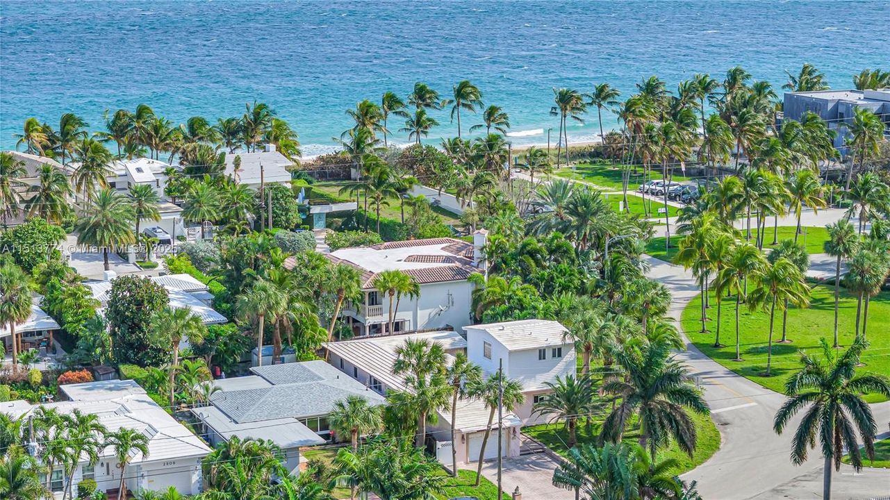 最近售出: $1,799,990 (3 贝兹, 3 浴室, 2318 平方英尺)