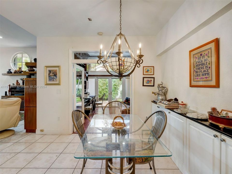 Recently Sold: $2,295,000 (4 beds, 4 baths, 3611 Square Feet)