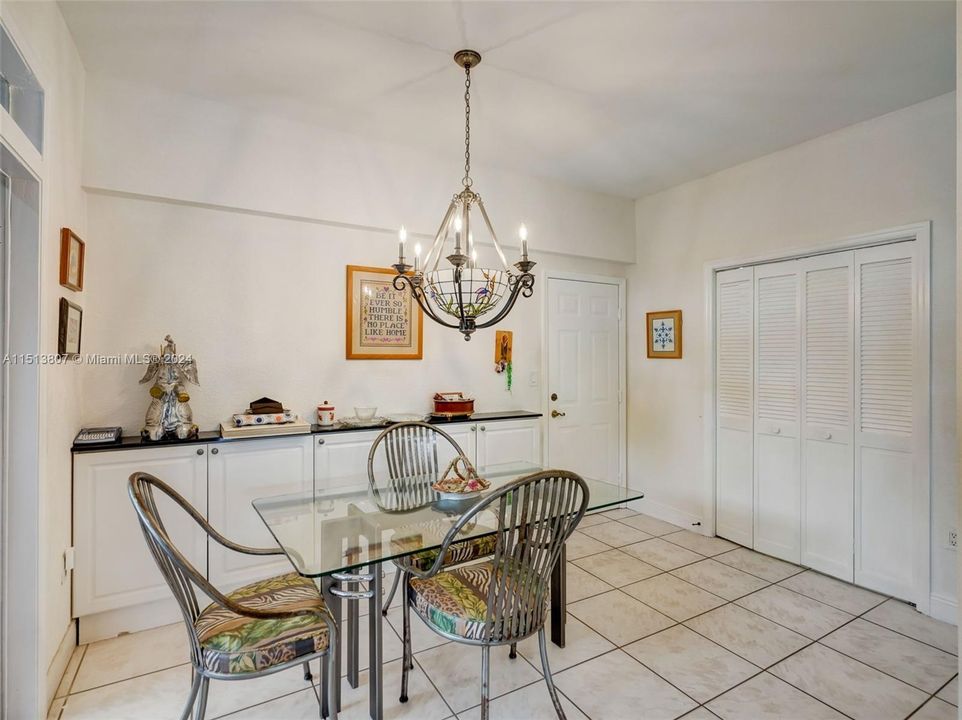 Recently Sold: $2,295,000 (4 beds, 4 baths, 3611 Square Feet)