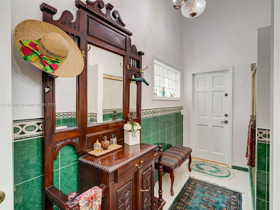 Recently Sold: $2,295,000 (4 beds, 4 baths, 3611 Square Feet)