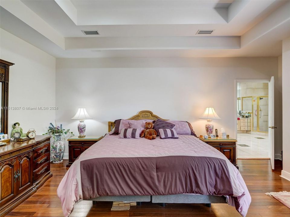 Recently Sold: $2,295,000 (4 beds, 4 baths, 3611 Square Feet)