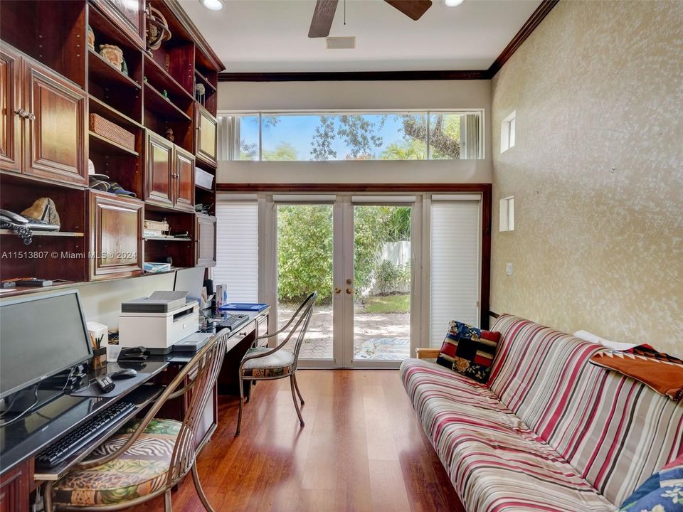 Recently Sold: $2,295,000 (4 beds, 4 baths, 3611 Square Feet)