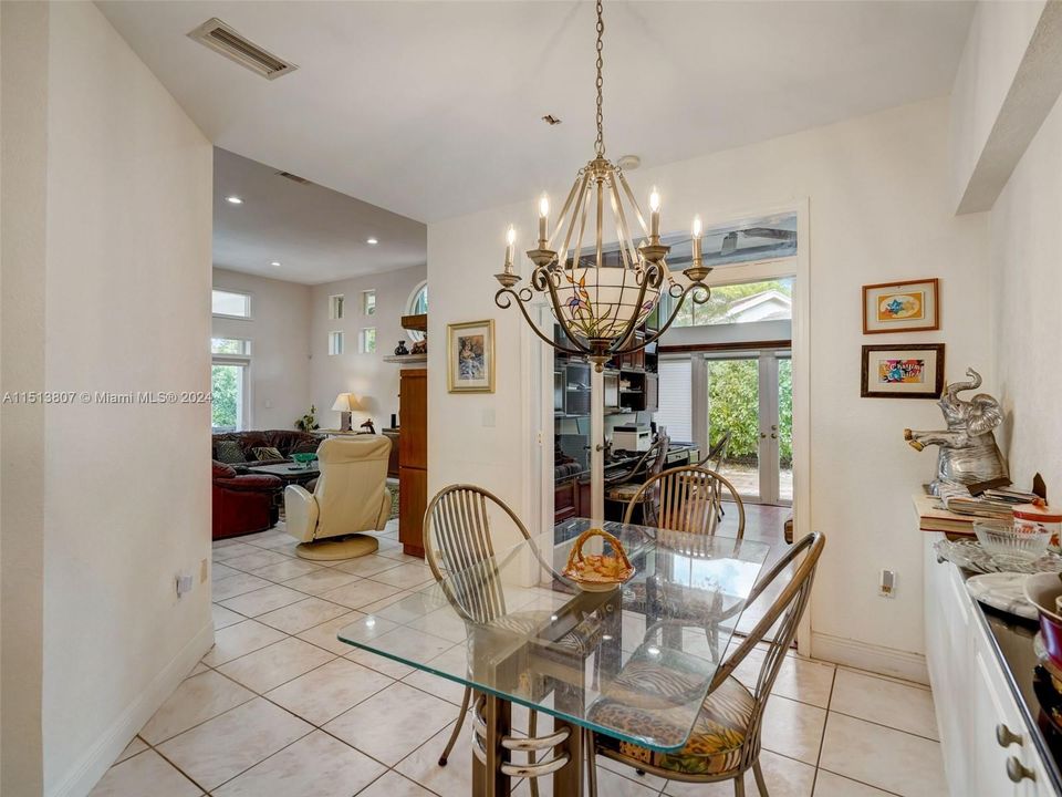 Recently Sold: $2,295,000 (4 beds, 4 baths, 3611 Square Feet)