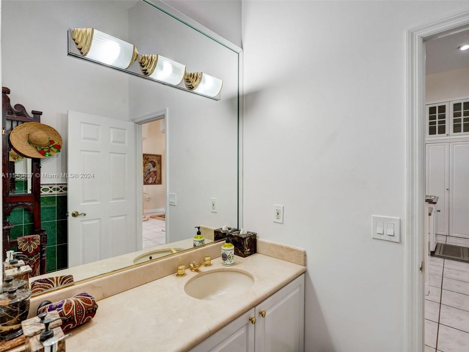 Recently Sold: $2,295,000 (4 beds, 4 baths, 3611 Square Feet)