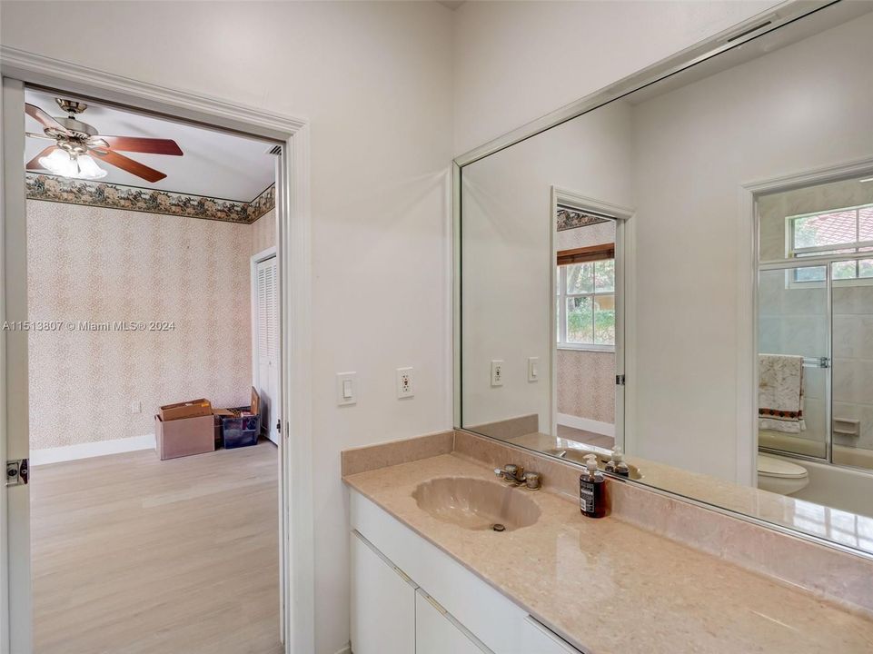 Recently Sold: $2,295,000 (4 beds, 4 baths, 3611 Square Feet)