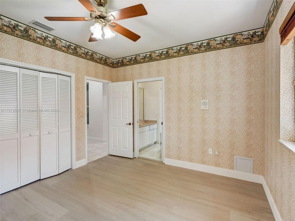 Recently Sold: $2,295,000 (4 beds, 4 baths, 3611 Square Feet)