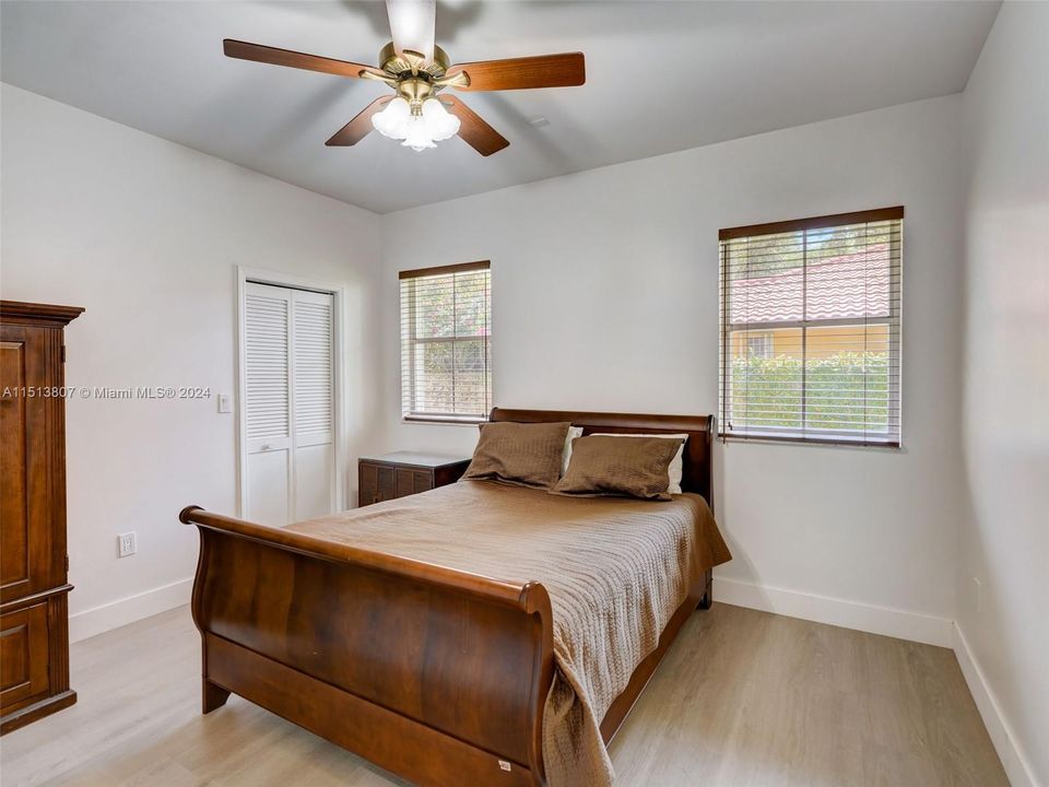 Recently Sold: $2,295,000 (4 beds, 4 baths, 3611 Square Feet)