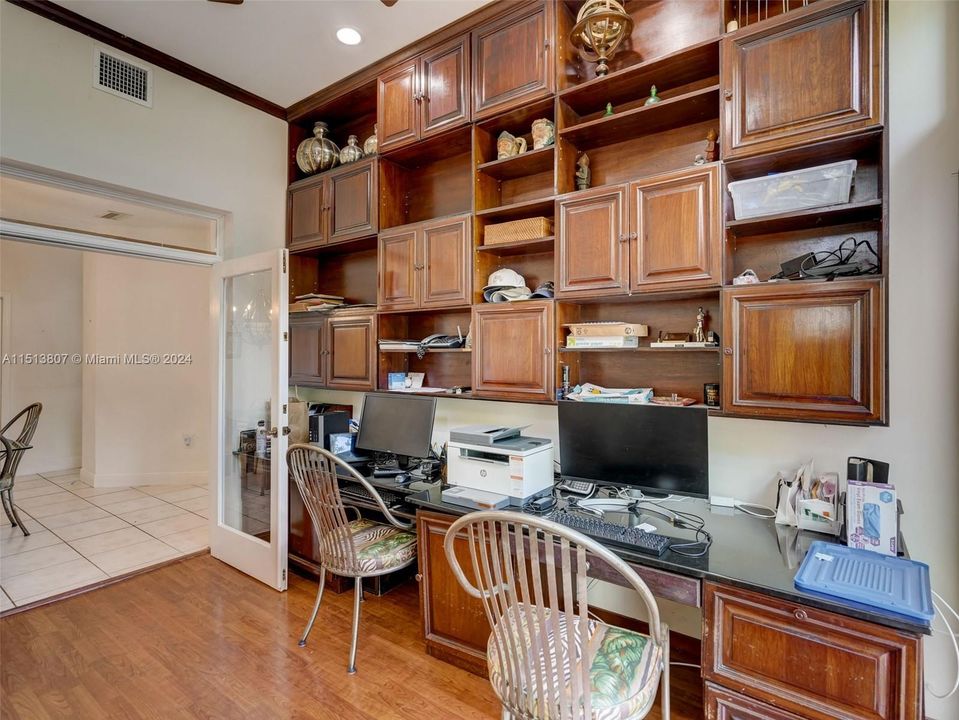 Recently Sold: $2,295,000 (4 beds, 4 baths, 3611 Square Feet)