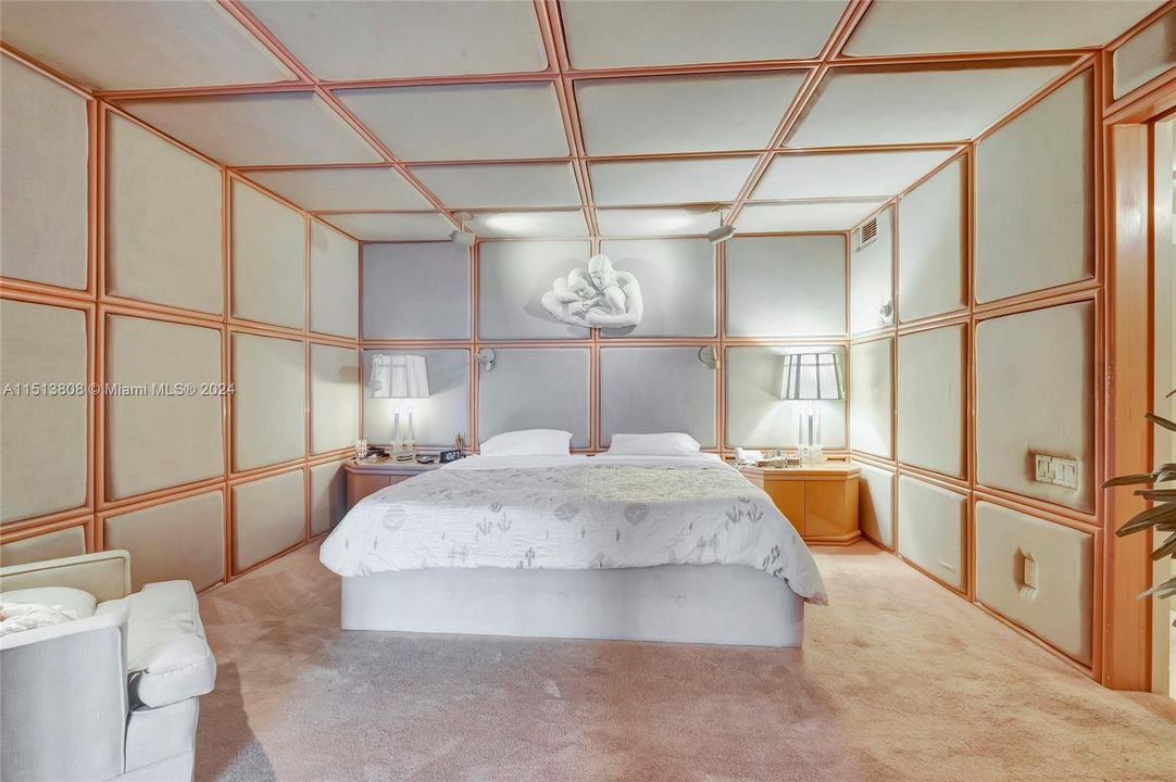 Recently Sold: $350,000 (4 beds, 4 baths, 3225 Square Feet)