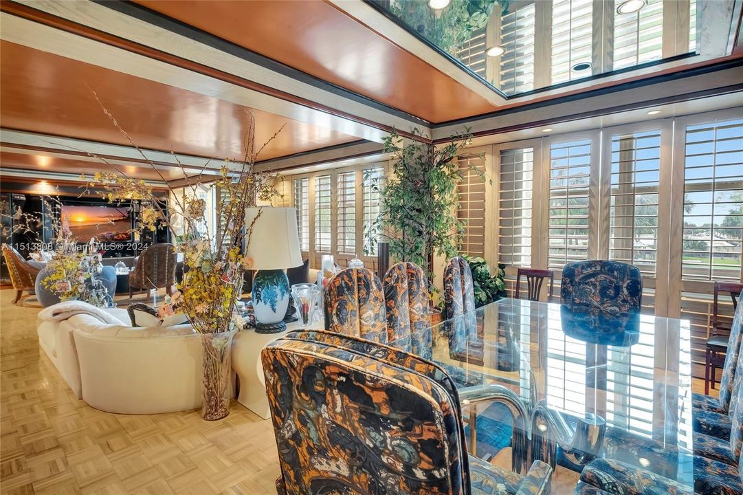 Recently Sold: $350,000 (4 beds, 4 baths, 3225 Square Feet)