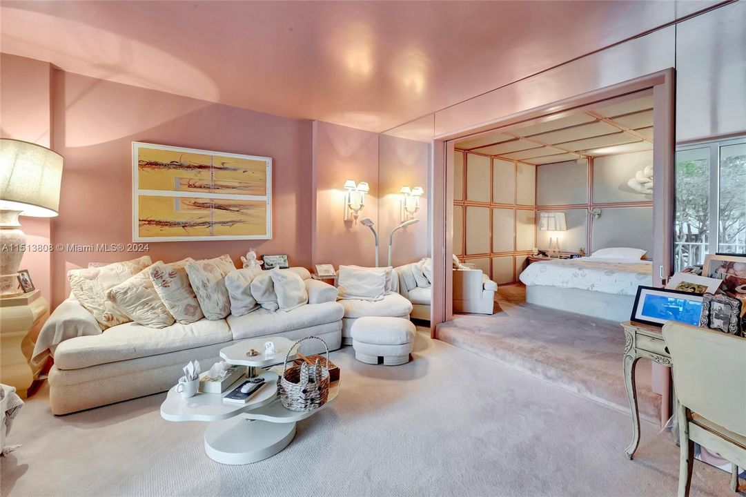 Recently Sold: $350,000 (4 beds, 4 baths, 3225 Square Feet)