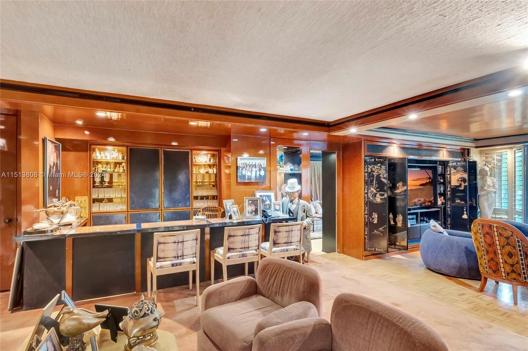 Recently Sold: $350,000 (4 beds, 4 baths, 3225 Square Feet)